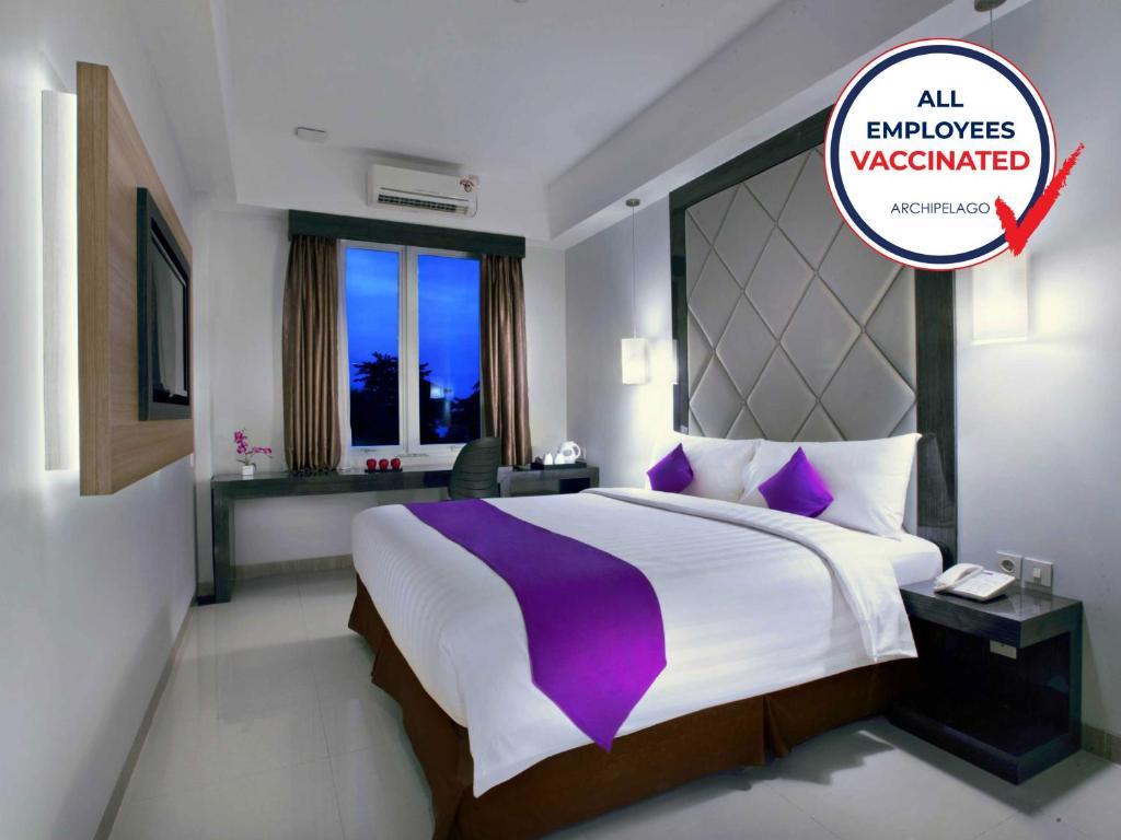 Quest Hotel Balikpapan By Aston Exterior photo