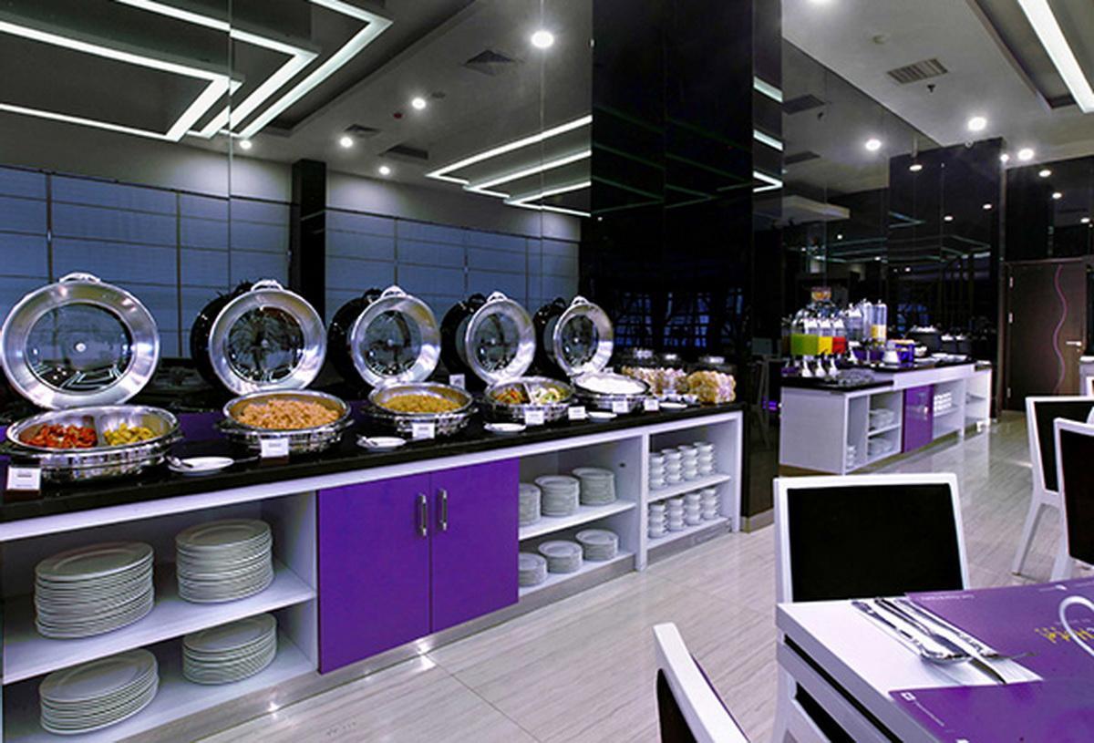 Quest Hotel Balikpapan By Aston Exterior photo