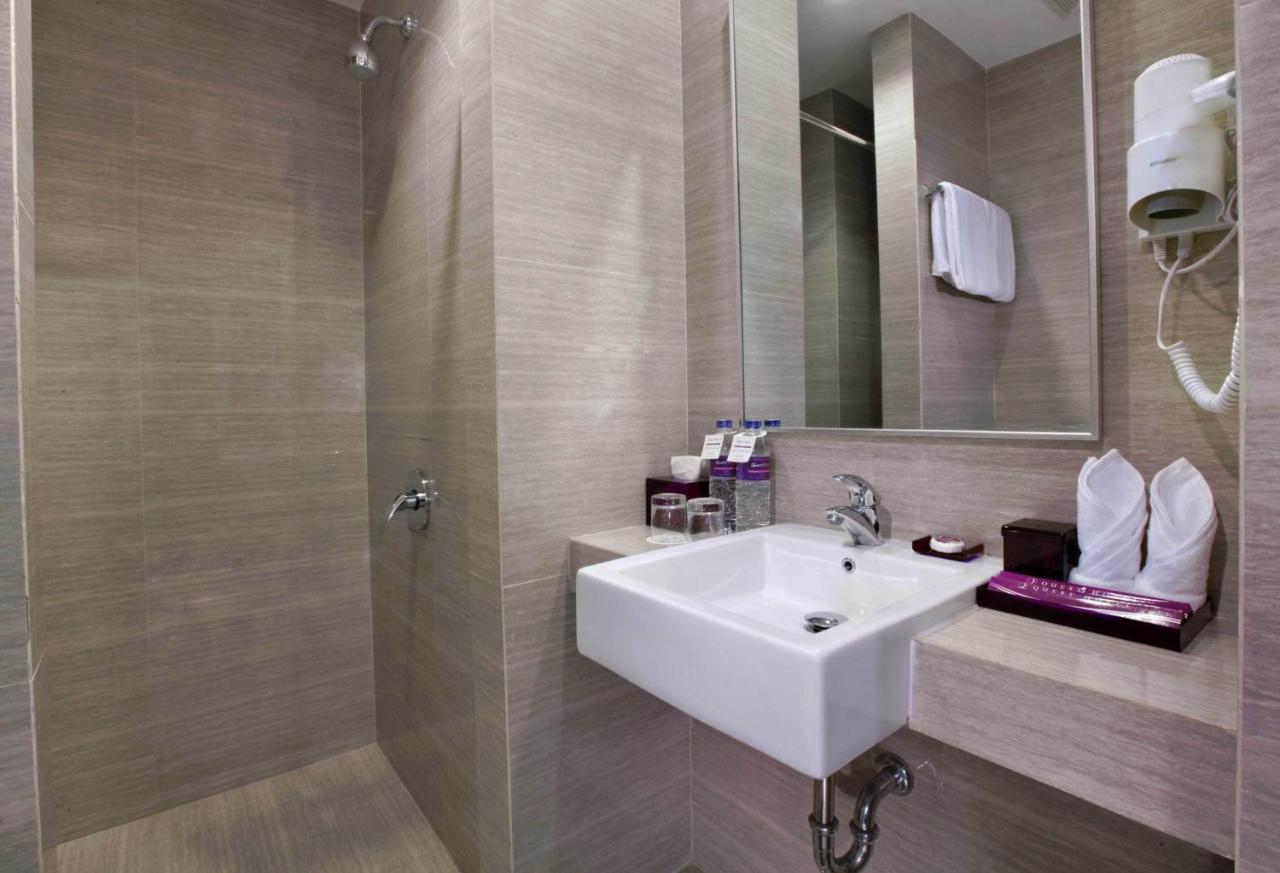 Quest Hotel Balikpapan By Aston Exterior photo