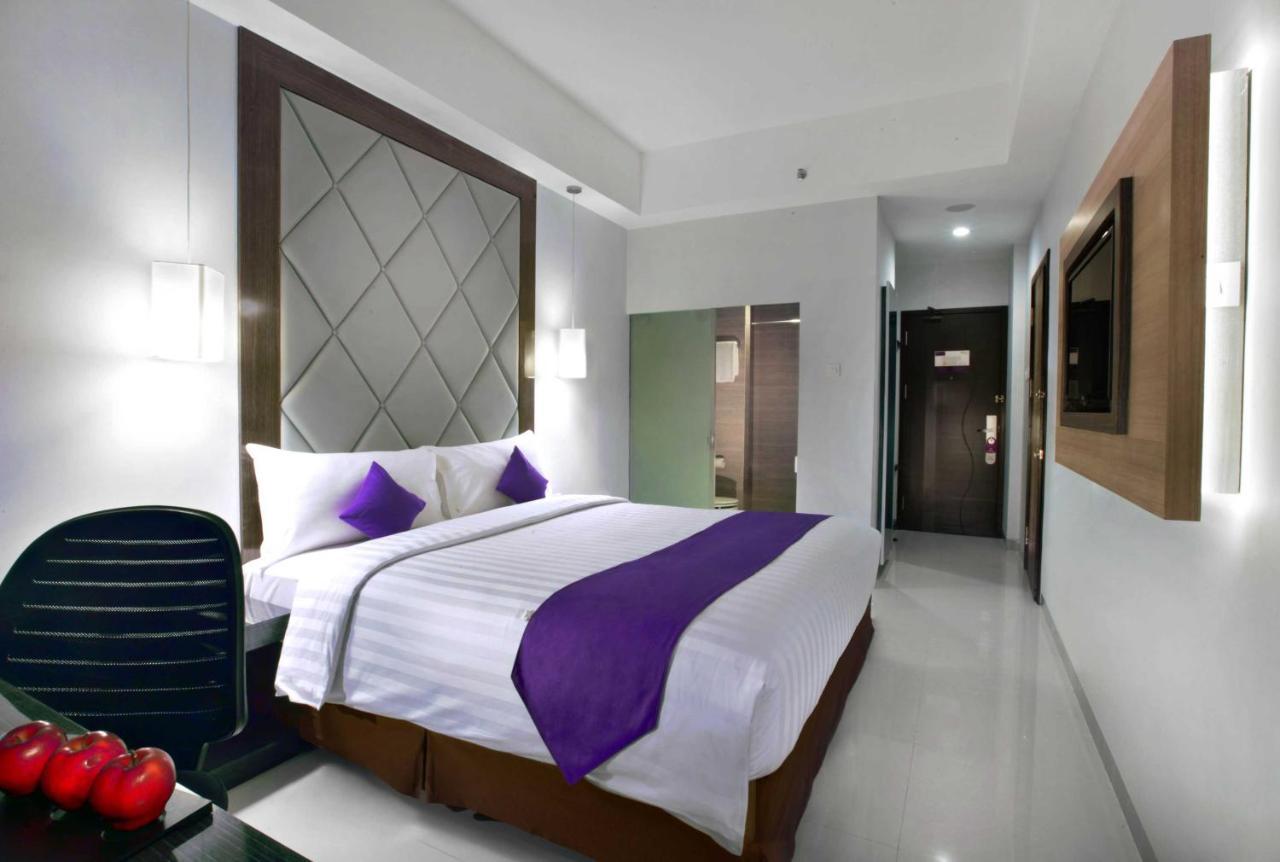 Quest Hotel Balikpapan By Aston Exterior photo