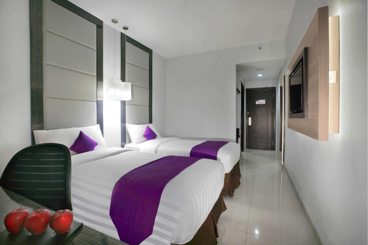 Quest Hotel Balikpapan By Aston Exterior photo