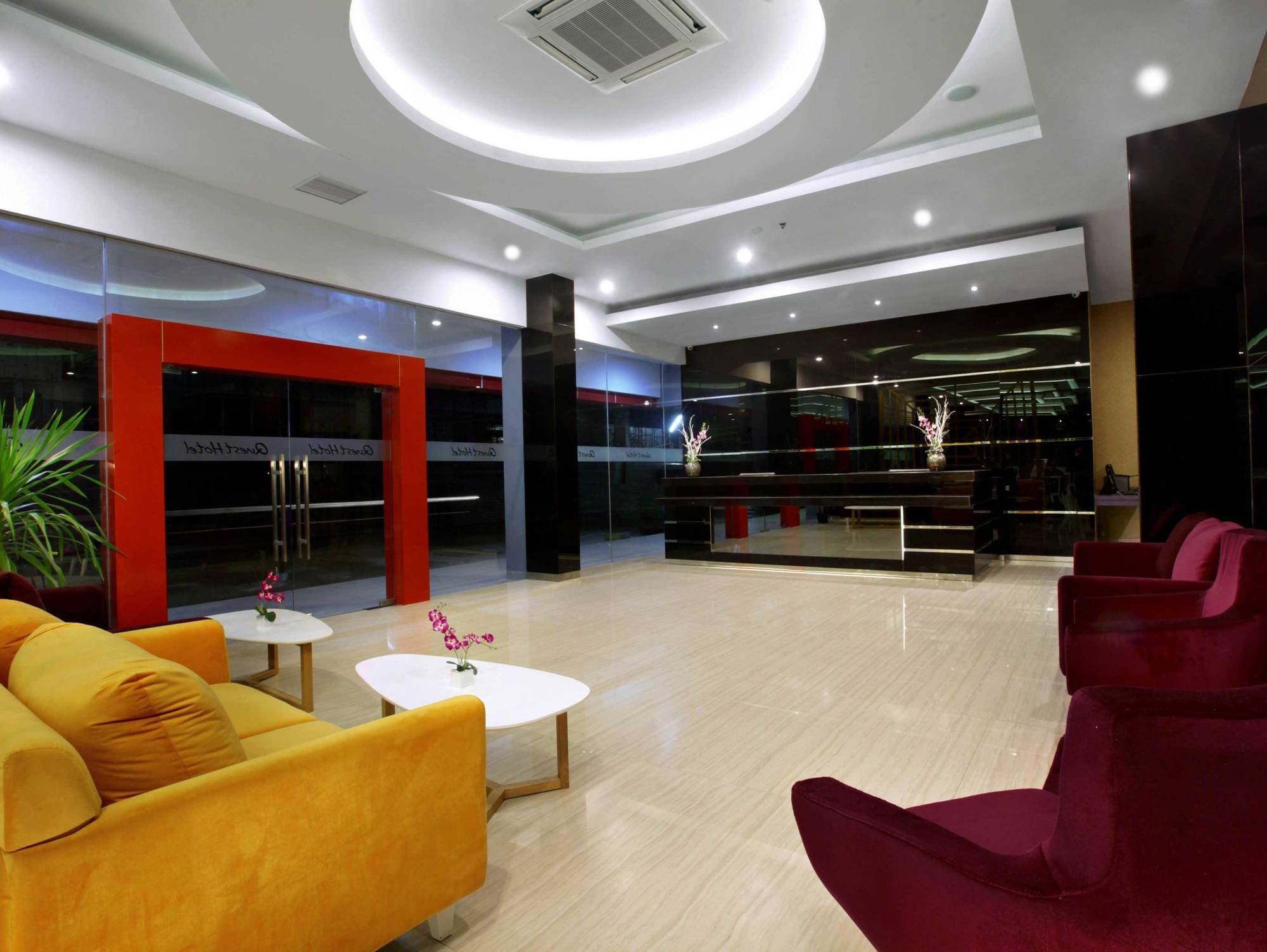 Quest Hotel Balikpapan By Aston Exterior photo