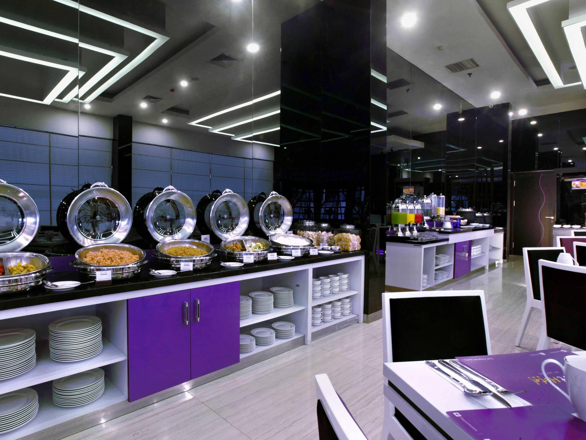 Quest Hotel Balikpapan By Aston Exterior photo