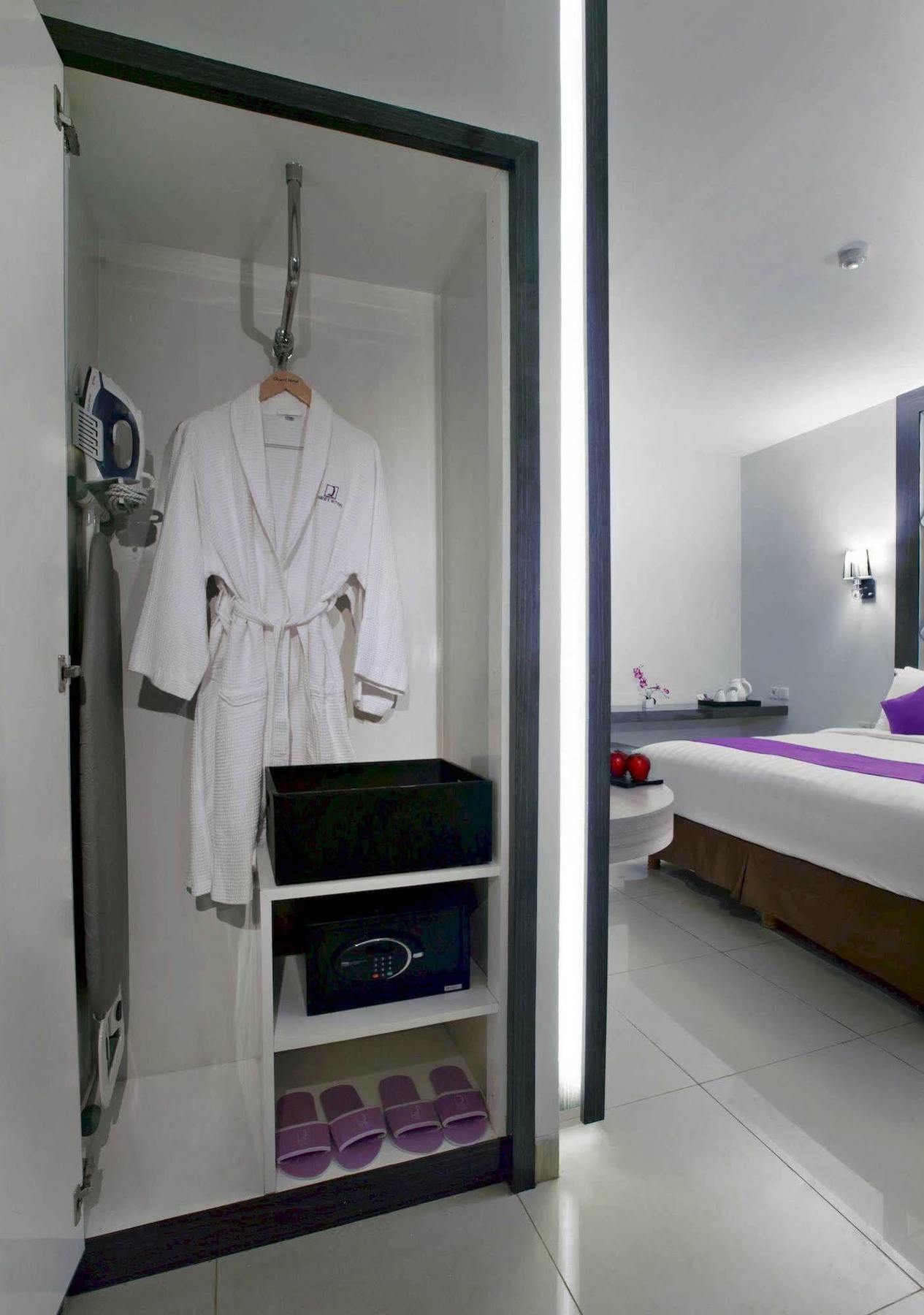 Quest Hotel Balikpapan By Aston Exterior photo